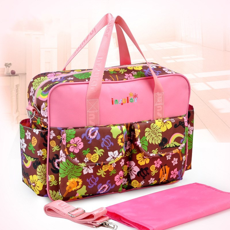 mommy bag across one shoulder